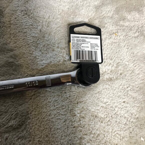 Dewalt 11/16" SAE Combination Wrench - Picture 5 of 5